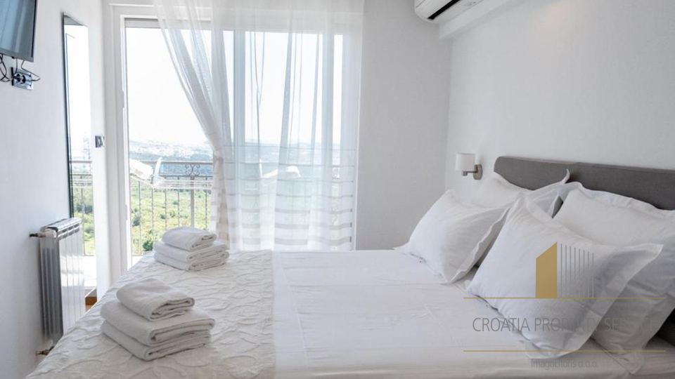 Exklusive Villa in Klis mit Panoramablick auf das Meer und Split&excl;