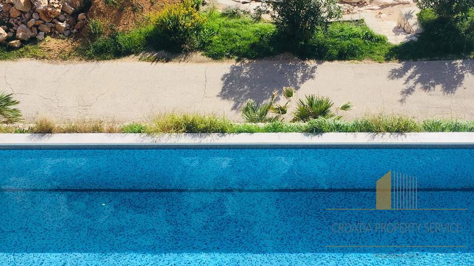 Luxusvilla erste Reihe am Meer &ndash; Ko&scaron;ljun &vert; Privater Pool &vert; Meerblick