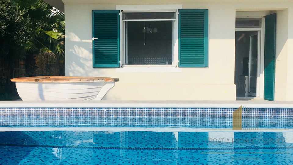 Luxusvilla erste Reihe am Meer &ndash; Ko&scaron;ljun &vert; Privater Pool &vert; Meerblick