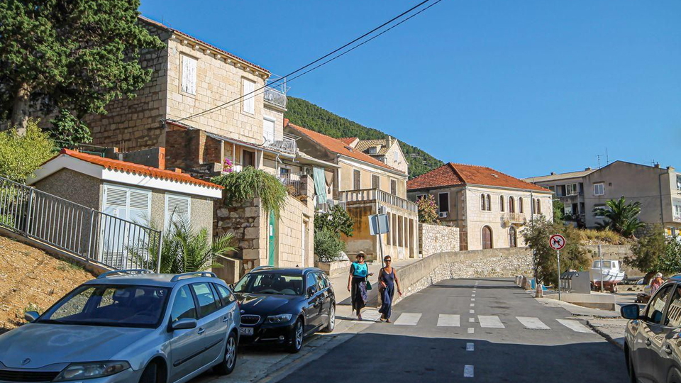 Prodaja &ndash; Ku&cacute;a prvi red do mora&comma; Komi&zcaron;a &comma; otok Vis&excl;