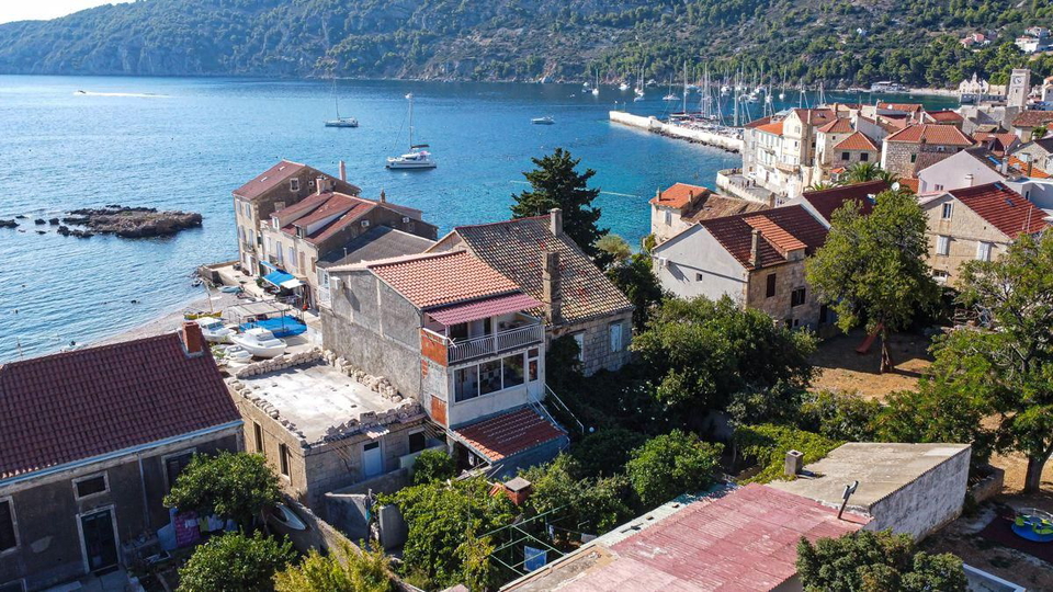 Prodaja &ndash; Ku&cacute;a prvi red do mora&comma; Komi&zcaron;a &comma; otok Vis&excl;