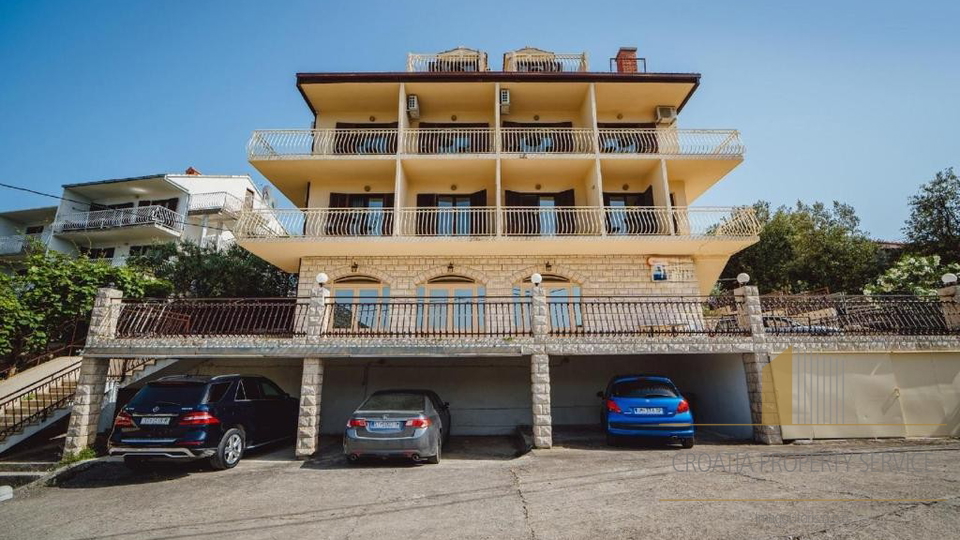 Exclusive villa in the second row from the beach with 11 apartments and a restaurant - Seget Vranjica!