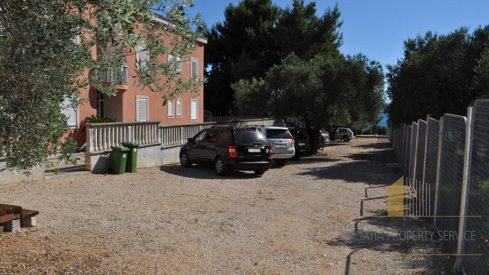 Beautiful apartment house first row to the sea – Sv. Filip i Jakov