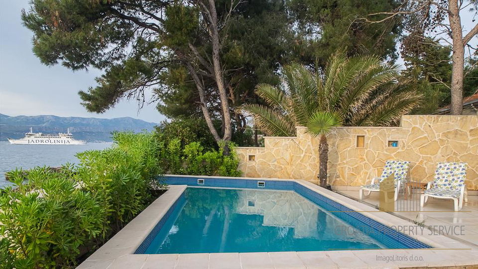 LUXURY VILLA IN THE FIRST ROW TO THE SEA, BRAČ