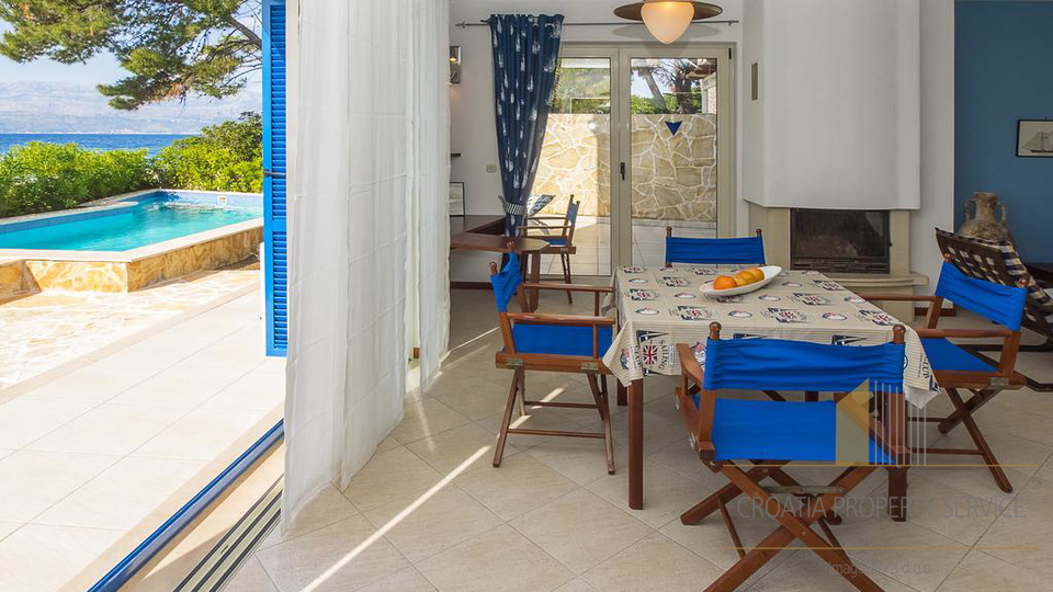 LUXURY VILLA IN THE FIRST ROW TO THE SEA, BRAČ