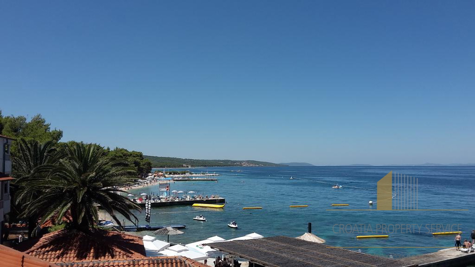 LUXUSVILLA IM ERSTEN REIHE ZUM MEER, BRAČ