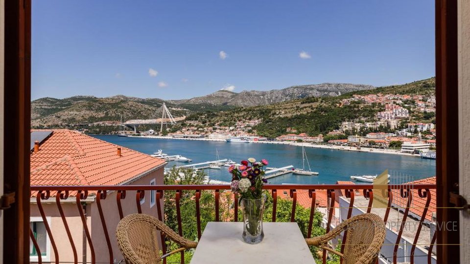 Beautiful apartment villa with a pool and sea view – Lapad, Dubrovnik!