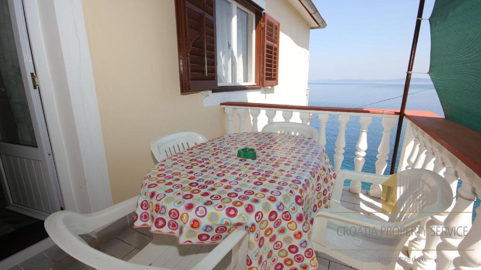 Apartmanska hi&scaron;a prvi vrsti ob pla&zcaron;i - Savar Dugi otok&excl;