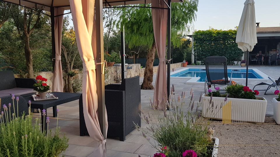 Meravigliosa villa con appartamenti sulla spiaggia - Rogoznica!