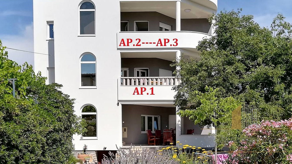 Meravigliosa villa con appartamenti sulla spiaggia - Rogoznica!