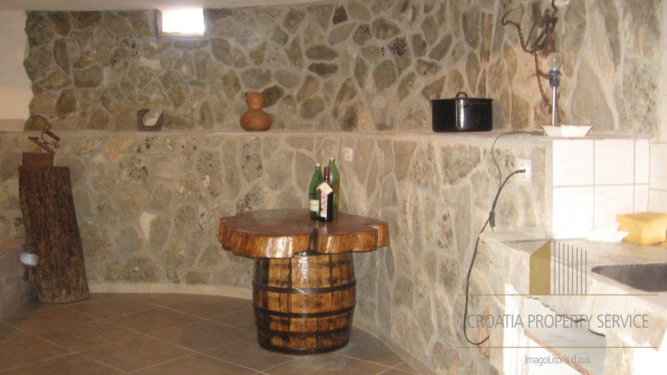 Meravigliosa villa con appartamenti sulla spiaggia - Rogoznica!