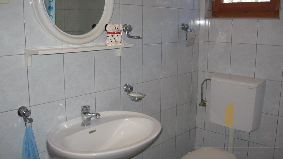 Meravigliosa villa con appartamenti sulla spiaggia - Rogoznica!