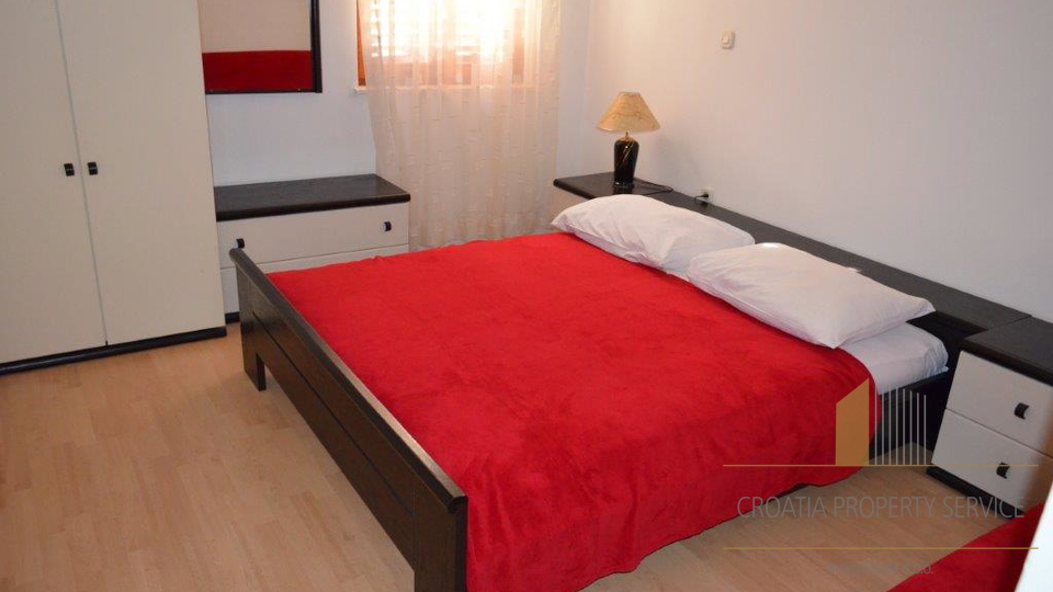 Meravigliosa villa con appartamenti sulla spiaggia - Rogoznica!