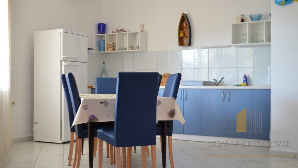 Meravigliosa villa con appartamenti sulla spiaggia - Rogoznica!