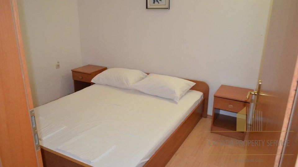 Meravigliosa villa con appartamenti sulla spiaggia - Rogoznica!