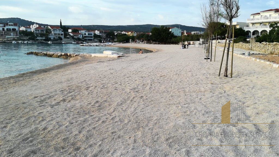 Meravigliosa villa con appartamenti sulla spiaggia - Rogoznica!