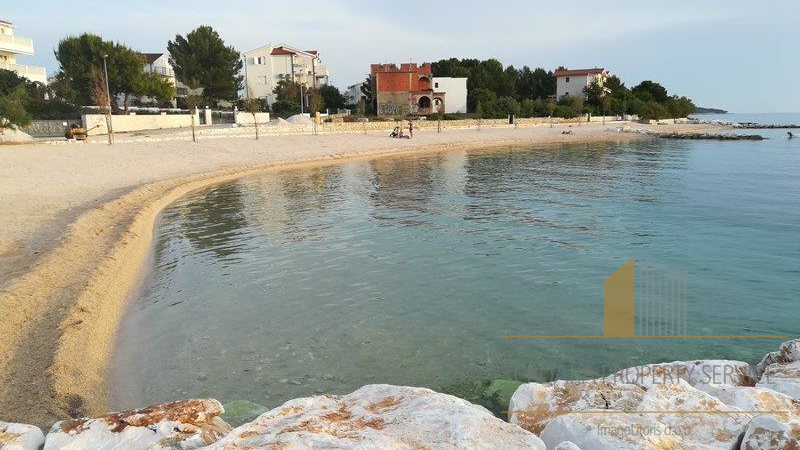 Meravigliosa villa con appartamenti sulla spiaggia - Rogoznica!