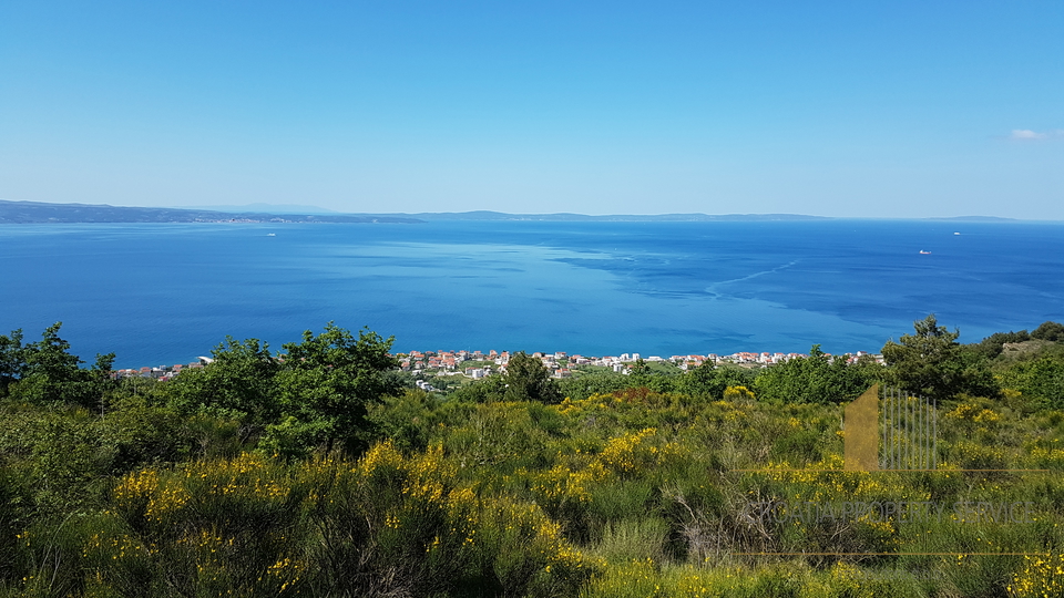 BAUGRUNDSTÜCK MIT PANORAMA-BLICK AUF PODSTRANA, SPLIT UND BRAČ!