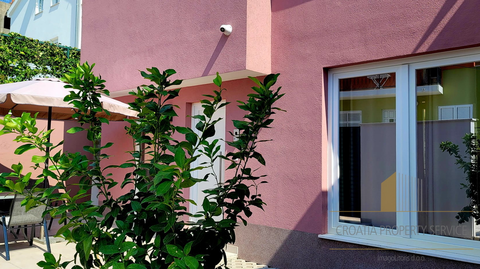 Luxury villa with a beautiful sea view in the vicinity of Trogir!