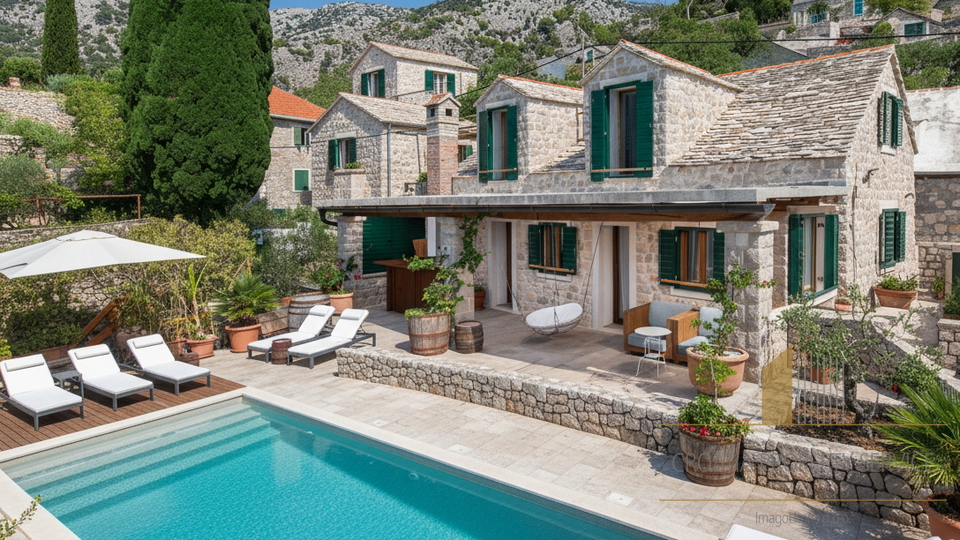 Čudovita hiša s panoramskim pogledom na morje na otoku Braču!