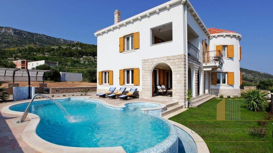 LUXURIOUS VILLA WITH BEAUTIFUL PANORAMIC VIEW, BRAČ