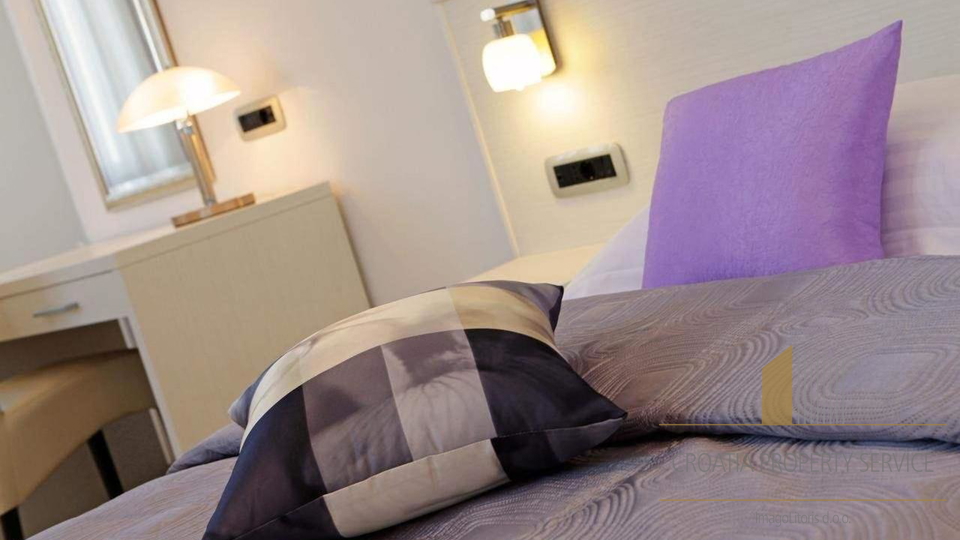 Luksuzna vila s panoramskim razgledom blizu pla&zcaron;e Zlatni rat &ndash; Bol&comma; otok Bra&ccaron;