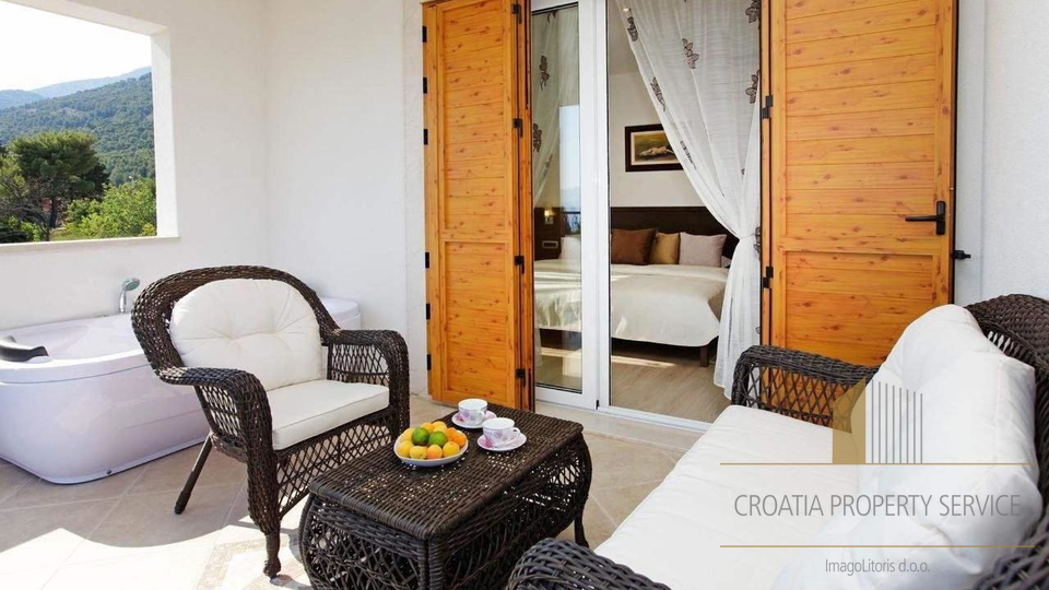 Luksuzna vila s panoramskim razgledom blizu pla&zcaron;e Zlatni rat &ndash; Bol&comma; otok Bra&ccaron;