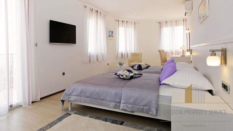 Luksuzna vila s panoramskim razgledom blizu pla&zcaron;e Zlatni rat &ndash; Bol&comma; otok Bra&ccaron;