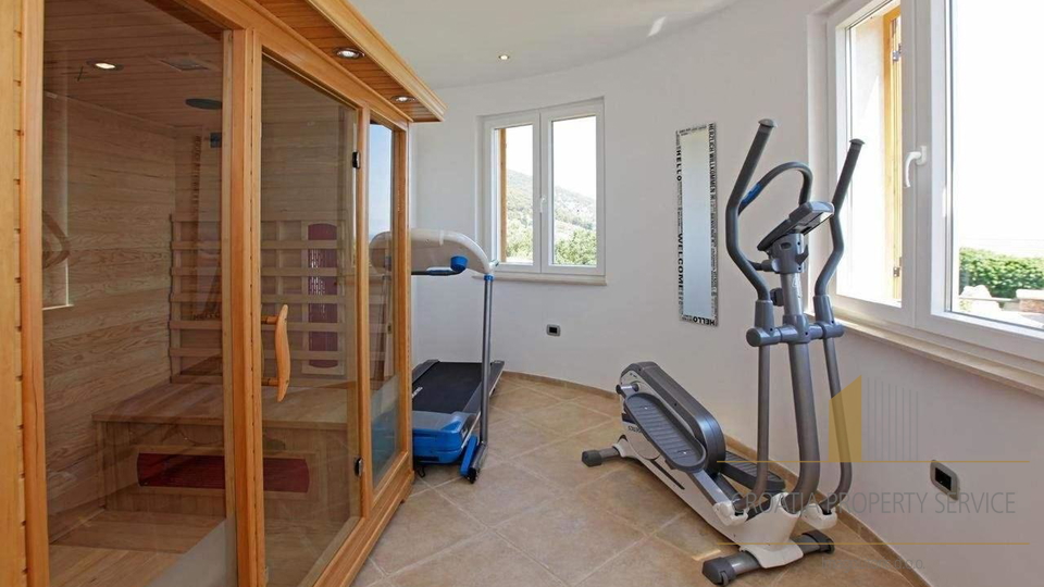 Luksuzna vila s panoramskim razgledom blizu pla&zcaron;e Zlatni rat &ndash; Bol&comma; otok Bra&ccaron;