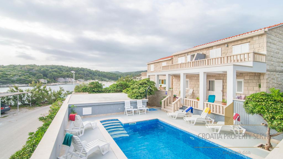 ATRAKTIVE APARTMENT HAUS  VILLA ERSTE REIHE ZUM MEER, BRAČ