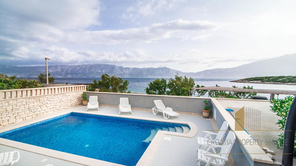 ATRAKTIVE APARTMENT HAUS  VILLA ERSTE REIHE ZUM MEER, BRAČ