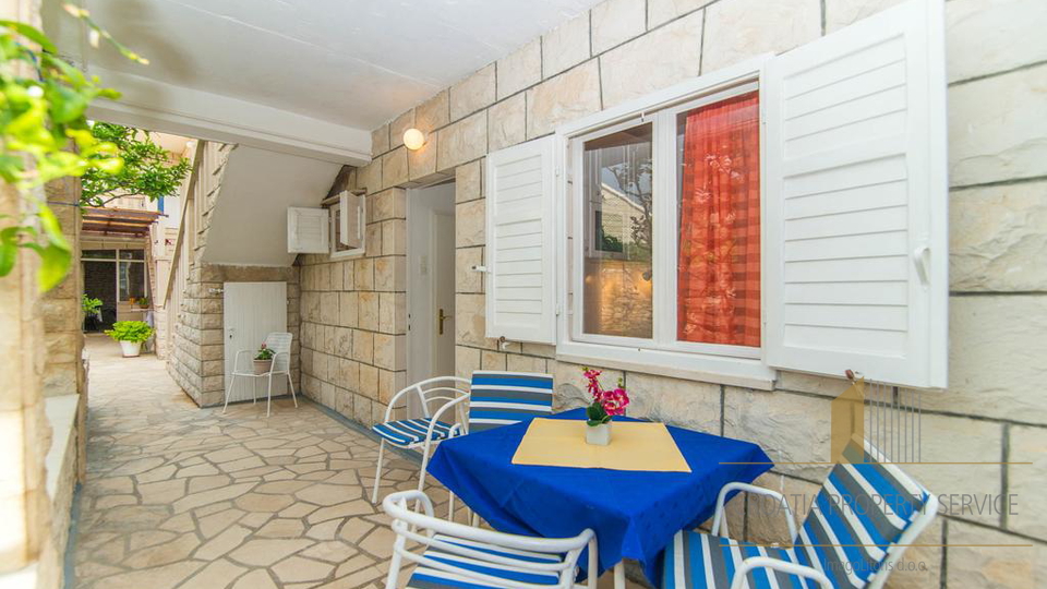 ATRACTIVE APARTMENT VILLA FIRST ROW TO THE SEA, BRAČ