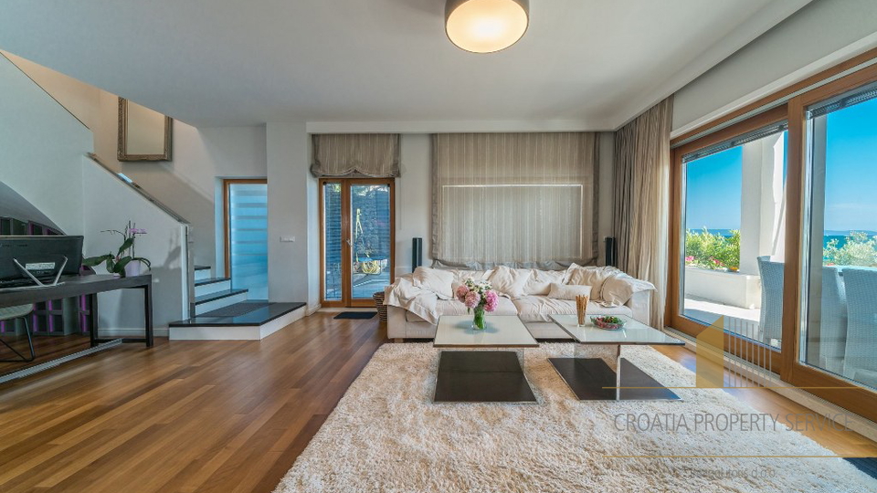 Casa, 580 m2, Vendita, Trogir