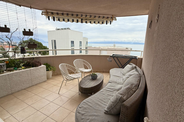 Elegantan stan s pogledom na more  - 300 m od plaže Žnjan, Split!