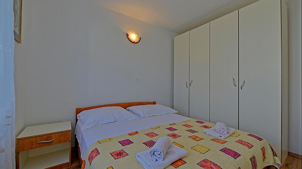 Charming apartment in Postira on the island of Bra&ccaron; &ndash; only 120 m from the sea&excl;