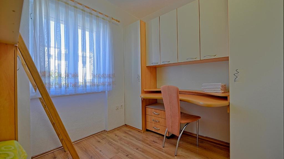 Charming apartment in Postira on the island of Bra&ccaron; &ndash; only 120 m from the sea&excl;