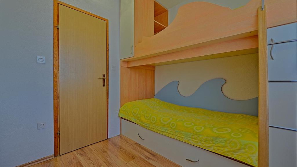 Charming apartment in Postira on the island of Bra&ccaron; &ndash; only 120 m from the sea&excl;