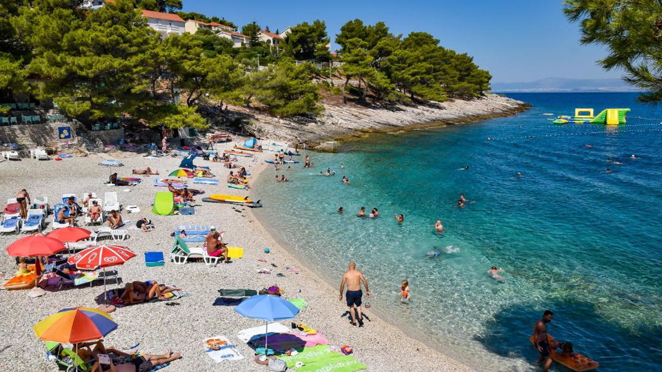 Charming apartment in Postira on the island of Bra&ccaron; &ndash; only 120 m from the sea&excl;