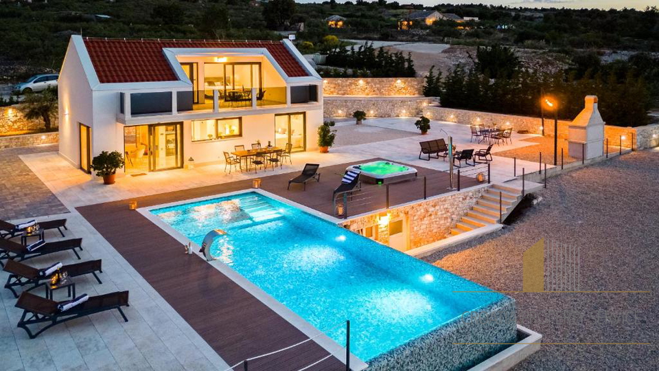 Luxury villa with infinity pool and panoramic sea view – Brač Island!