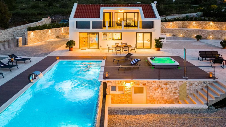 Luxury villa with infinity pool and panoramic sea view – Brač Island!