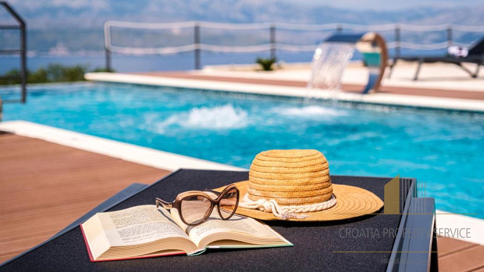 Luxury villa with infinity pool and panoramic sea view – Brač Island!