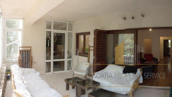 House, 560 m2, For Sale, Split