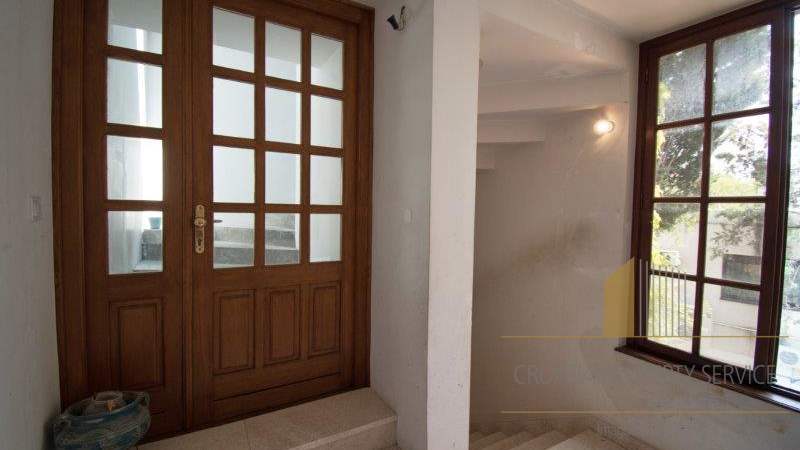 House, 560 m2, For Sale, Split