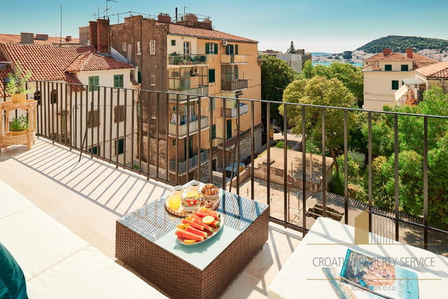 Appartamento trilocale di lusso nel centro di Spalato!