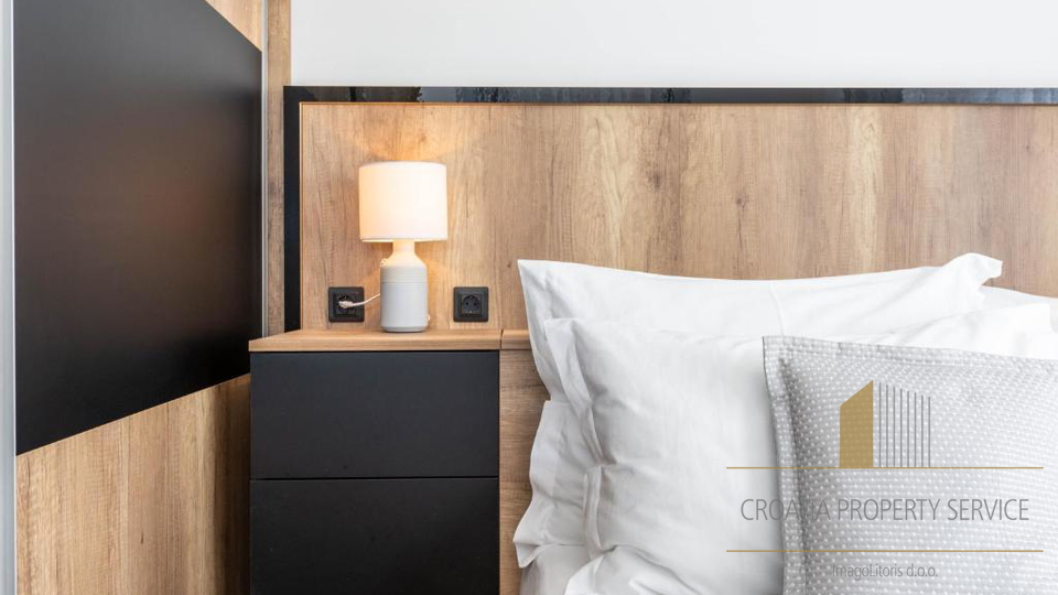 Luksuzna vila na jedinstvenoj lokaciji 20 m od mora &ndash; Rogoznica