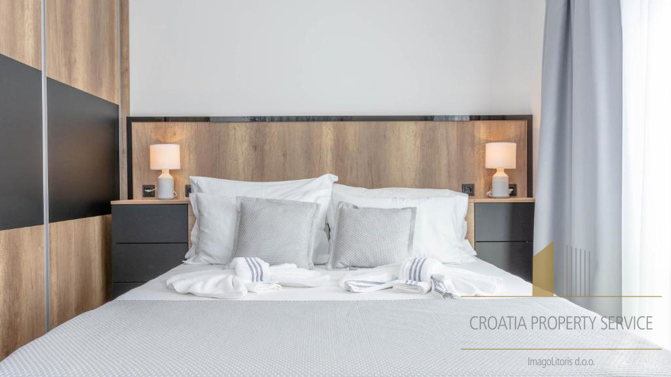 Luksuzna vila na jedinstvenoj lokaciji 20 m od mora &ndash; Rogoznica