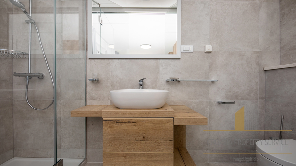 Luksuzna vila na jedinstvenoj lokaciji 20 m od mora &ndash; Rogoznica