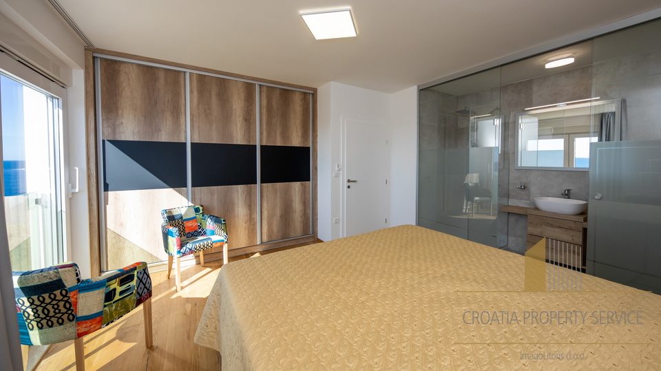 Luksuzna vila na jedinstvenoj lokaciji 20 m od mora &ndash; Rogoznica