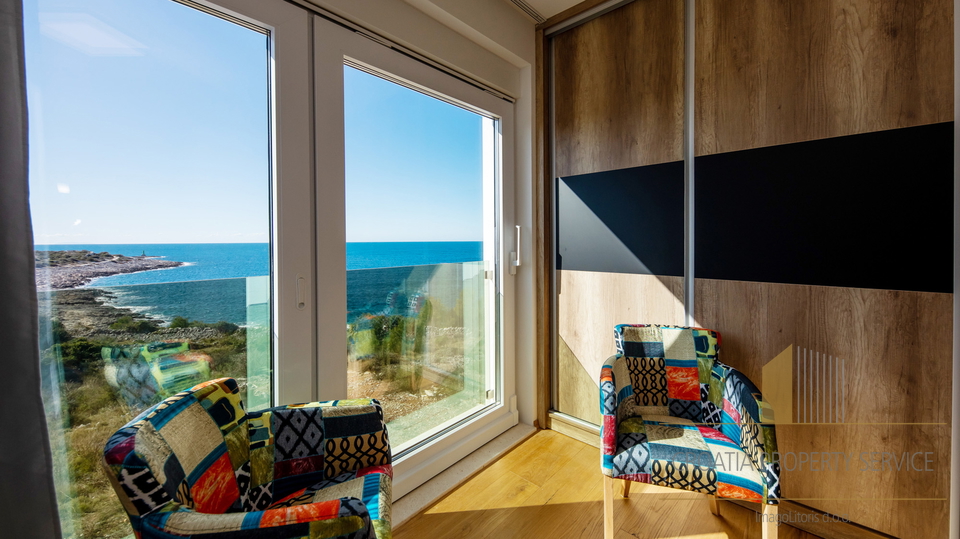 Luksuzna vila na jedinstvenoj lokaciji 20 m od mora &ndash; Rogoznica