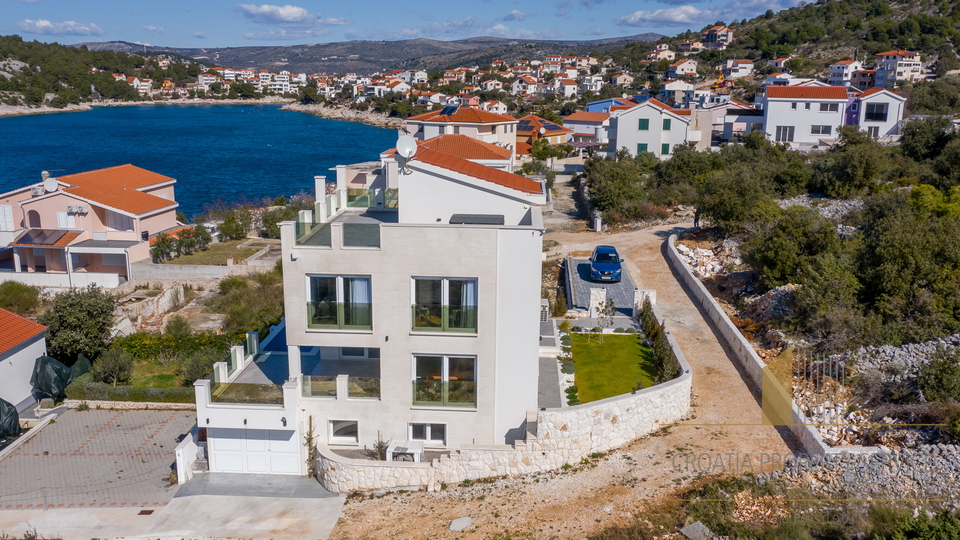 Luxury villa in a unique location 20 m from the sea - Rogoznica!